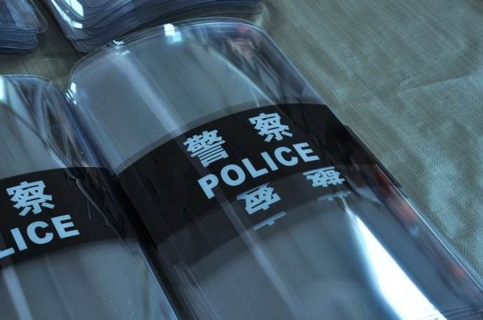 耐力板防爆盾
